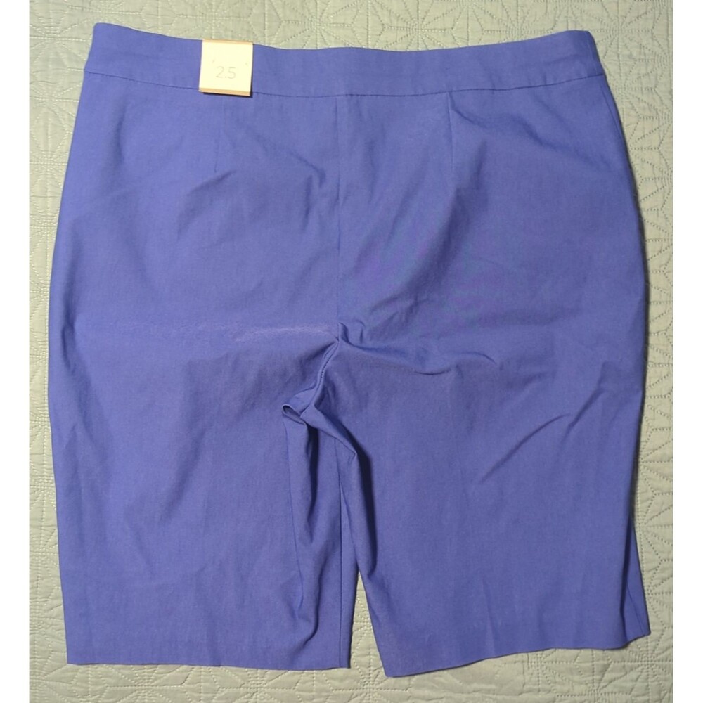 Chicos Women's Sleek Stretch Pull On Shorts Amparo Blue Zip Pockets Sz 2.5/14 US - Picture 2 of 8